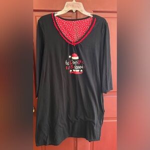 White Stag black graphic Christmas nightgown Sz L/XL